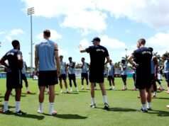 សណ្ឋាគារ World Cup របស់អង់គ្លេស ហ៊ុំព័ទ្ធដោយរបាំងប្រឆាំងភេរវកម្ម និងប៉ូលិសប្រដាប់អាវុធ | បាល់ទាត់ | កីឡា