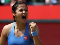 Emma Raducanu ឈានដល់វគ្គផ្តាច់ព្រ័ត្រ Queens បន្ទាប់ពីឈ្នះពីរប្រកួតក្នុងរយៈពេល 5 ម៉ោង | កីឡាវាយកូនបាល់ | កីឡា