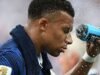 FIFA លុបចោលការឈប់ផឹកសម្រាប់ World Cup ក្រោយភាពចលាចលក្នុងប្រទេសបារាំងបង្ខំការសម្រេចចិត្ត | បាល់ទាត់ | កីឡា