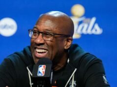 ក្រុម Knicks និងអ្នកគាំទ្ររបស់ពួកគេស្ថិតនៅក្នុងទីក្រុង San Antonio ដោយសង្ឃឹមថានឹងបិទការប្រកួត NBA Finals ជាមួយនឹងចំណងជើង