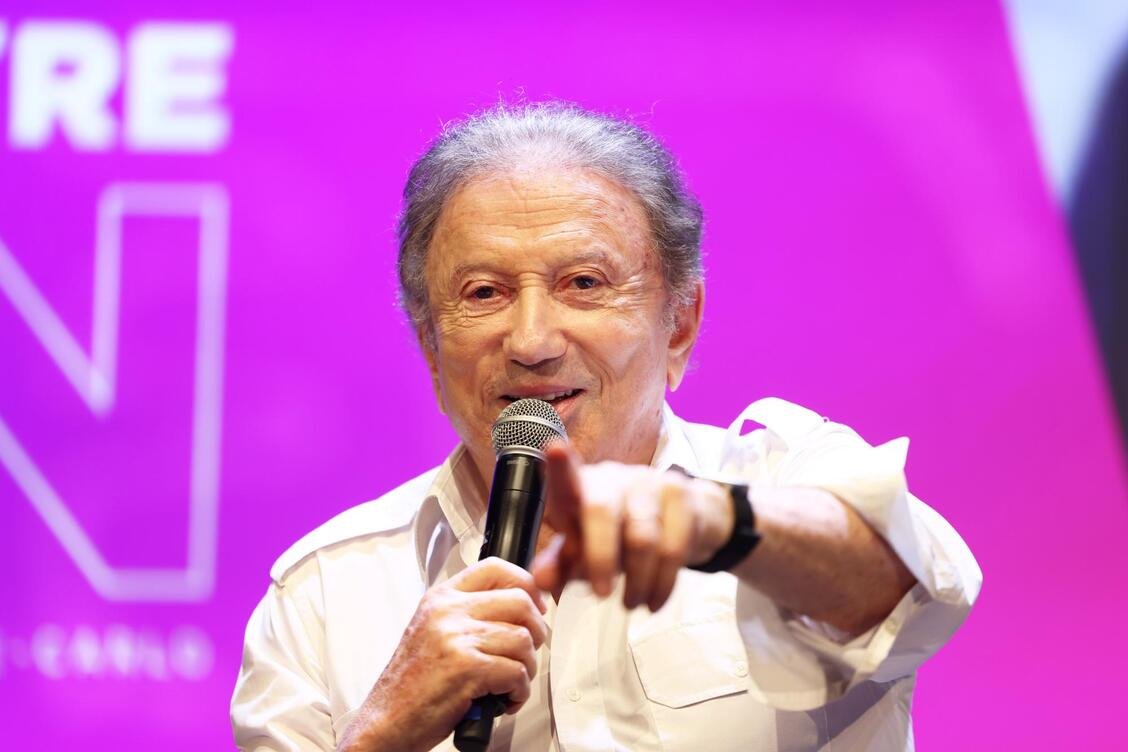 Michel Drucker នៅវេទិកា Grimaldi ក្នុងប្រទេស Monaco ថ្ងៃទី 13 ខែមិថុនា ឆ្នាំ 2026។