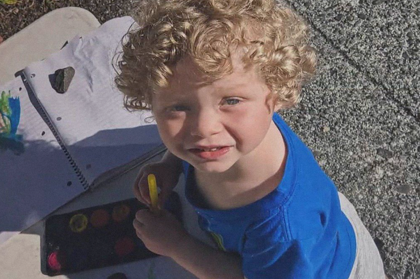 ឪពុកបង្កើតរបស់ Aiden Bevins អាយុ 4 ឆ្នាំត្រូវបានចាប់ខ្លួនពីបទសង្ស័យឃាតកម្មកម្រិតទី 2 និងឃាតកម្មកម្រិតទី 1 បន្ទាប់ពីប៉ូលីសនៅទីក្រុង Aberdeen រដ្ឋ Washington បានរកឃើញអដ្ឋិធាតុរបស់ក្មេងប្រុសនេះកប់នៅលើទ្រព្យសម្បត្តិរបស់ឪពុក។