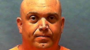 Andrew Richard Lukehart អាយុ 53 ឆ្នាំគ្រោងនឹងទទួលការចាក់ថ្នាំ 3 ដងនៅពន្ធនាគាររដ្ឋ Florida ក្បែរ Starke ចាប់ផ្តើមនៅម៉ោង 6 ល្ងាច។
