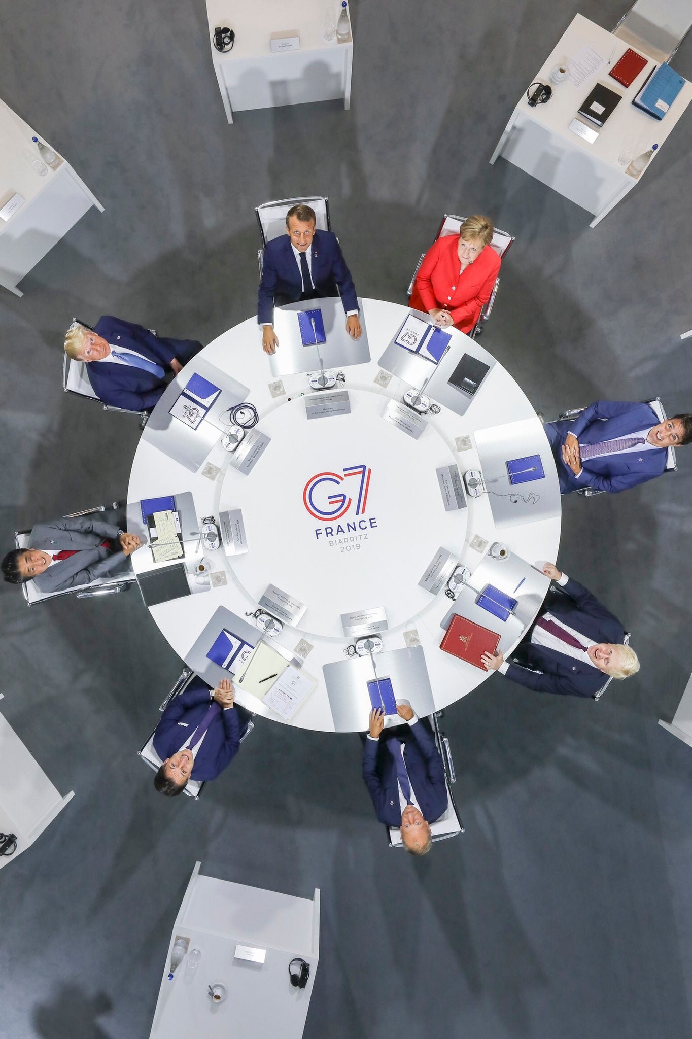 G7 មើលទៅខុសគ្នាខ្លាំងណាស់ក្នុងឆ្នាំ 2019 នៅឯការទទួលស្វាគមន៍មេដឹកនាំពិភពលោកស្រដៀងគ្នា