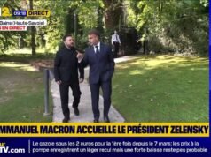 Emmanuel Macron ស្វាគមន៍ប្រធានាធិបតីអ៊ុយក្រែន Volodymyr Zelensky
