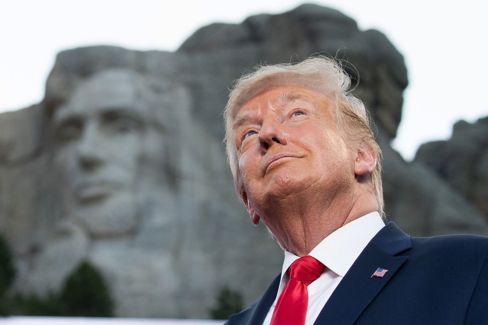 លោក Trump បានចុះហត្ថលេខាលើបទបញ្ជាប្រតិបត្តិកាលពីឆ្នាំមុនក្នុងគោលបំណង 