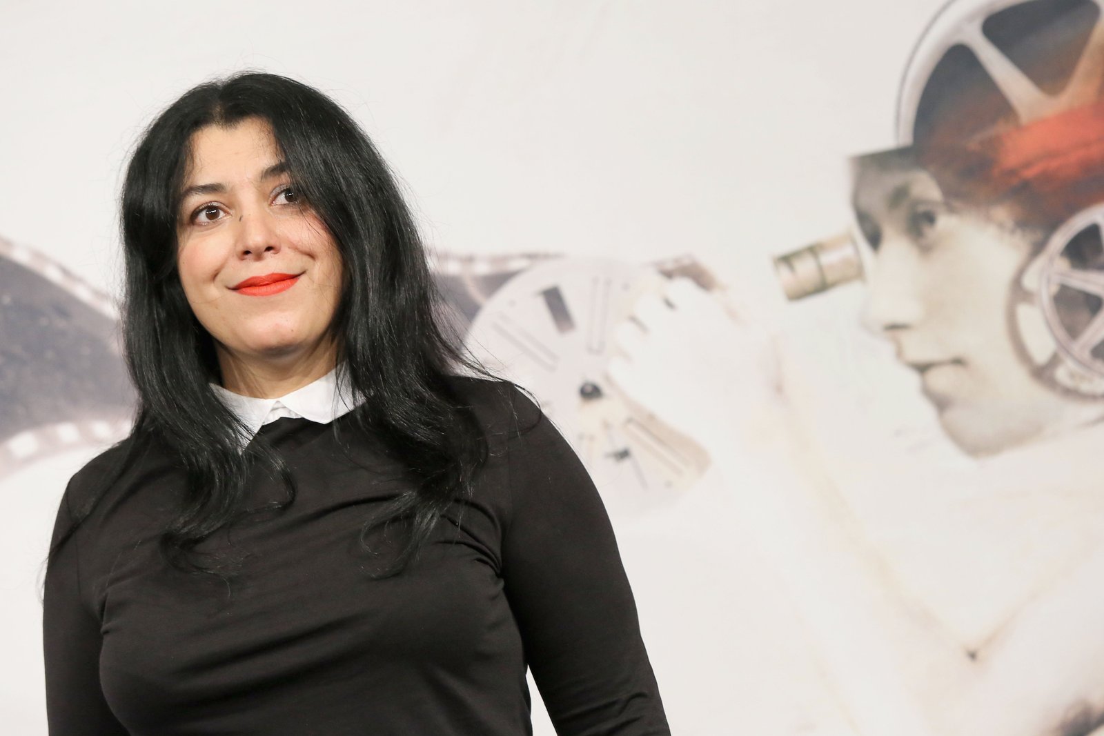 គ្រួសាររបស់នាងបាននិយាយថា Satrapi បានស្លាប់