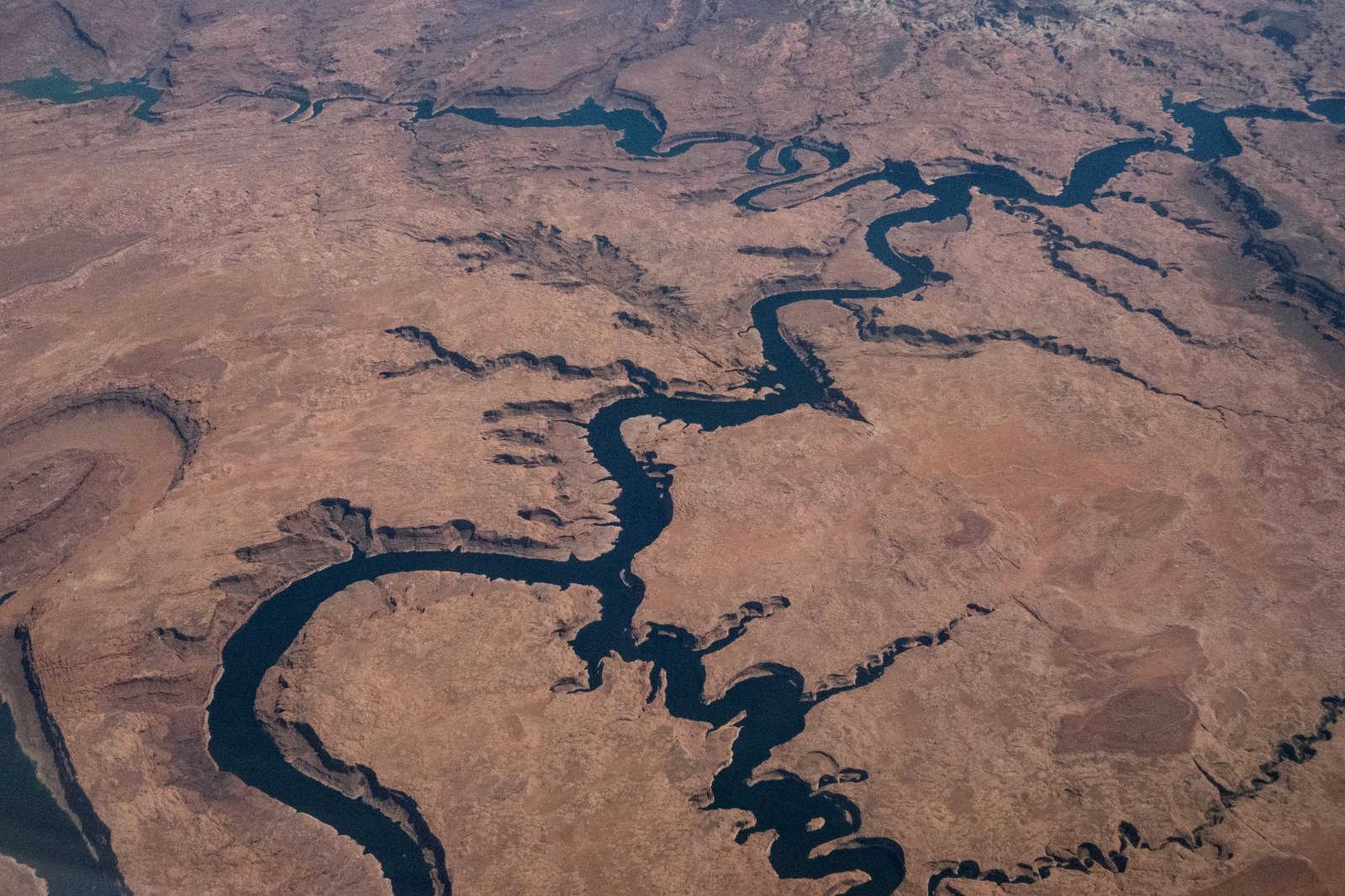 ទន្លេ Colorado បានទទួលរងពីគ្រោះរាំងស្ងួតអស់ជាច្រើនទសវត្សរ៍មកហើយ។ អ្វីៗត្រូវបានរំពឹងថានឹងកាន់តែអាក្រក់ទៅៗ