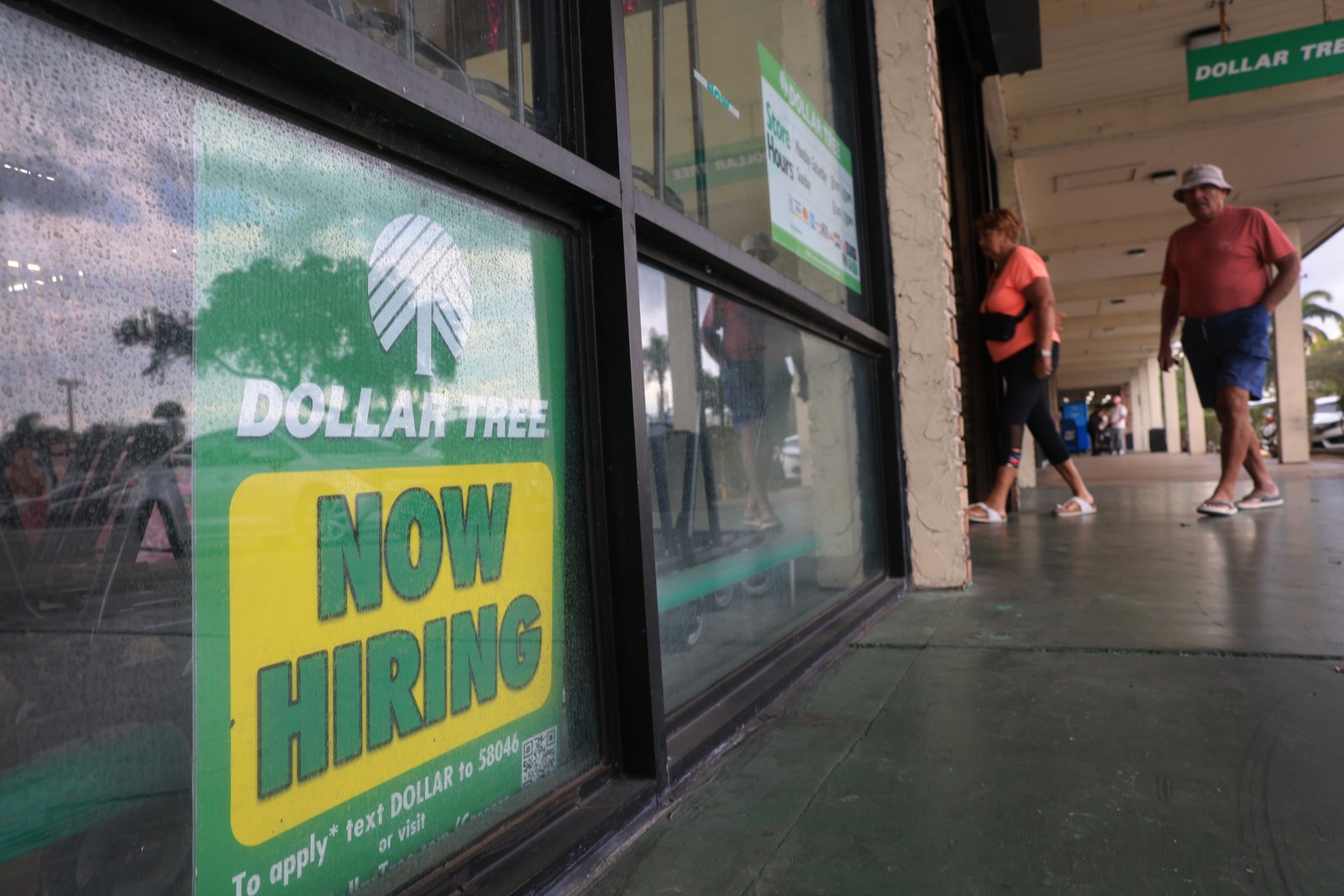 ហាង Dollar Tree នៅទីក្រុងញូវយ៉ក ស្ថិតនៅចំកណ្តាលនៃបណ្តឹងសហព័ន្ធពីអតីតអ្នកគិតលុយម្នាក់ ដែលអះអាងថាក្រុមហ៊ុនមិនបានធ្វើអ្វីដើម្បីបញ្ឈប់ការបៀតបៀនផ្លូវភេទជាប្រចាំដោយអ្នកគ្រប់គ្រងរបស់នាង។