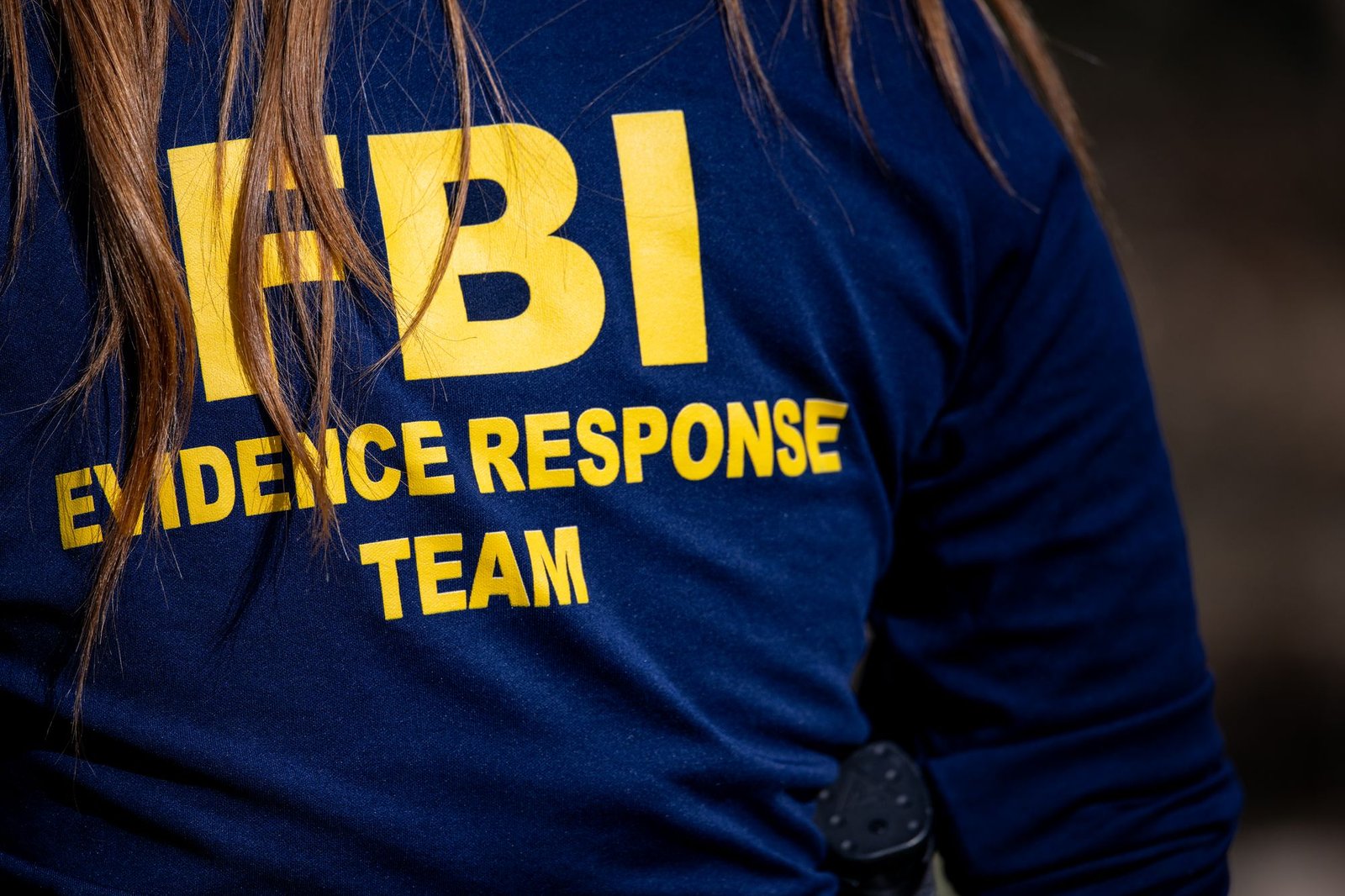 ភ្នាក់ងារ FBI កំពុងប្តឹង FBI ចំពោះការយាយីនៅកន្លែងធ្វើការ ដែលនាងនិយាយថារារាំងអាជីពរបស់នាង