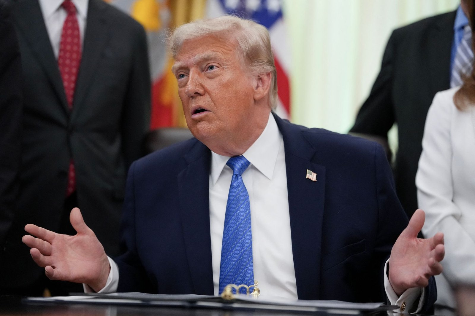 លោកប្រធានាធិបតី Trump បានប្តេជ្ញាថាសហរដ្ឋអាមេរិកនឹងឆ្លើយតបដោយកម្លាំងយោធាបន្ទាប់ពីយន្តហោះគ្មានមនុស្សបើករបស់អ៊ីរ៉ង់ 