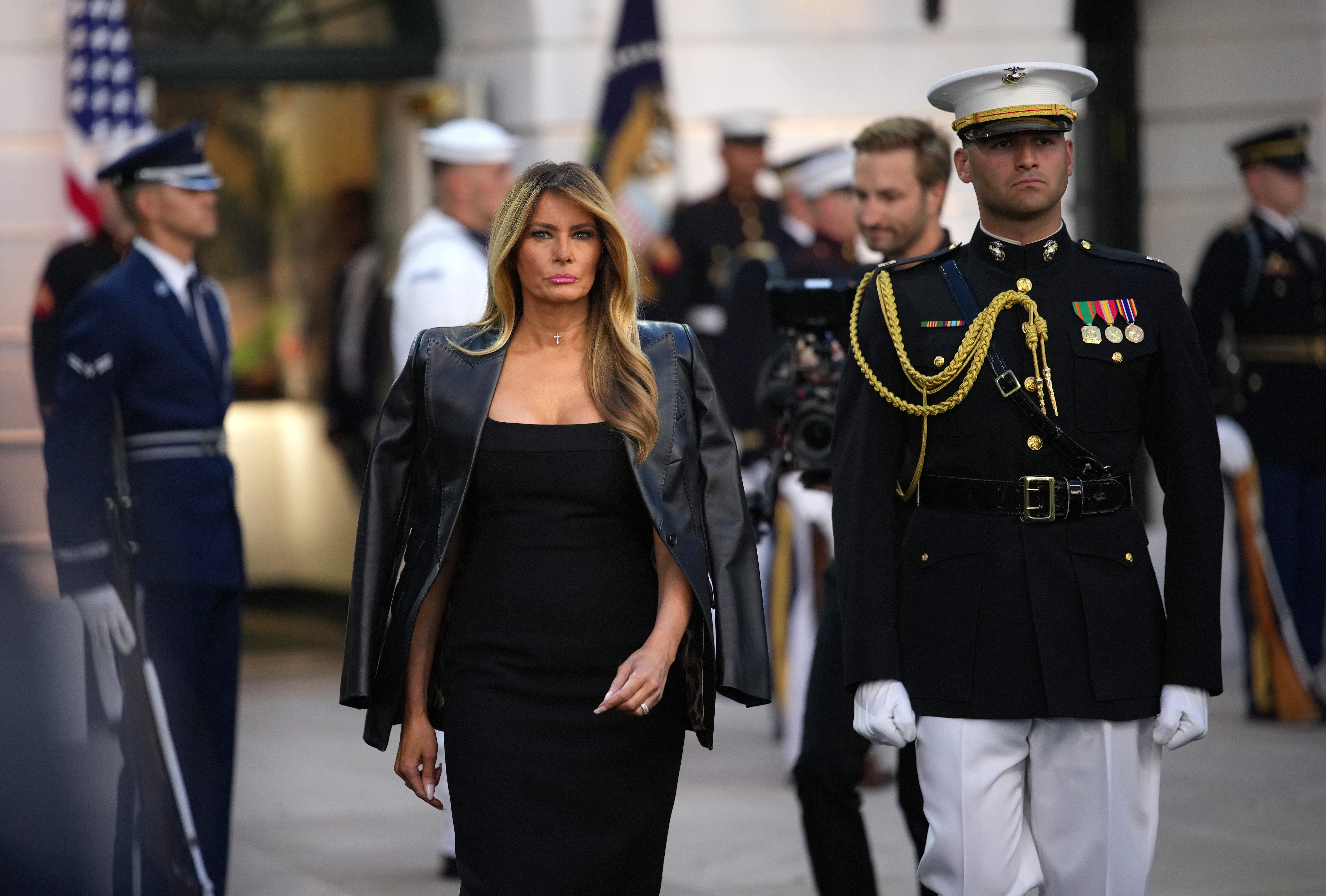 យោងតាមសៀវភៅថ្មី Melania Trump មិនចង់ឱ្យ Elon Musk ស្នាក់នៅសេតវិមានទេ ប៉ុន្តែស្ត្រីទីមួយត្រូវបានបដិសេធ។