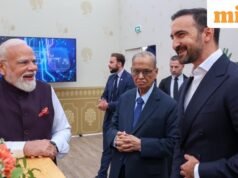 នាយករដ្ឋមន្ត្រី Modi ទើបតែផ្តល់ឱ្យ Nothing សហស្ថាបនិក Akis Evangelidis នូវមេរៀនទស្សនវិជ្ជា ហើយនាងបានបកស្រាយឡើងវិញ “អ្វីគ្រប់យ៉ាង” ។