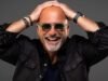Howie Mandel បានប្រែក្លាយការវាយប្រហារភ័យស្លន់ស្លោទៅជាចលនាសុខភាពផ្លូវចិត្ត ហើយបានជួយបង្កើតក្រុមហ៊ុនតម្លៃរាប់លានដុល្លារ