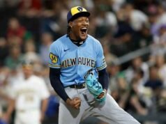 Brewers លើសពី A’s 15-14 ក្នុង 12 innings ខណៈដែលក្រុមរួមបញ្ចូលគ្នាសម្រាប់ការរត់ក្នុងផ្ទះ 11 និង 34 hits នៅ Las Vegas