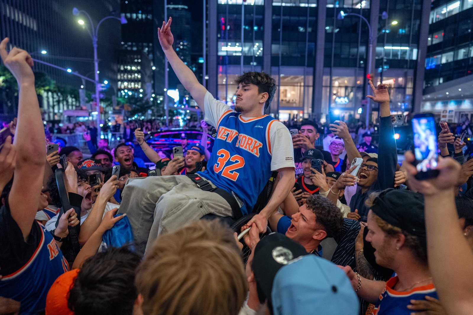 អ្នកគាំទ្រ New York Knicks នឹងមិនអាចរៀបចំពិធីជប់លៀងមើលនៅខាងក្រៅ Madison Square Garden ក្នុងអំឡុងពេលហ្គេម 3 នៅថ្ងៃចន្ទបានទេ ដោយសារវត្តមានរបស់ Donald Trump