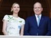 ព្រះអង្គម្ចាស់ Albert II នៃ Monaco និងម្ចាស់ក្សត្រី Charlène បានចូលរួមក្នុងការប្រារព្ធពិធី Corpus Christi