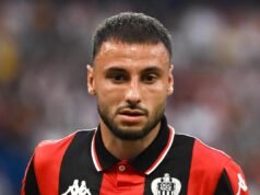 អ្នកលេង OGC Nice ជឿជាក់លើការប្តូរសក់ និងភាពស្មុគស្មាញរបស់គាត់។