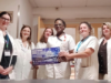 ដោយទទួលបានរង្វាន់សម្រាប់គំនិតផ្តួចផ្តើមរបស់ពួកគេ អ្នកគ្រប់គ្រងធនធានមនុស្សទាំងនេះនៅមន្ទីរពេទ្យវ៉ារជួបជាមួយបុគ្គលិកនៅពាក់កណ្តាលយប់