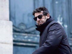 Patrick Bruel នៅក្នុងការឃុំឃាំងរបស់ប៉ូលីស៖ គាត់ហួសពីព័ត៌មានដើម្បីបង្ហាញពីការអនុវត្តម្តងហើយម្តងទៀតនៃការប្រើប្រាស់ភាពល្បីល្បាញជាខែល