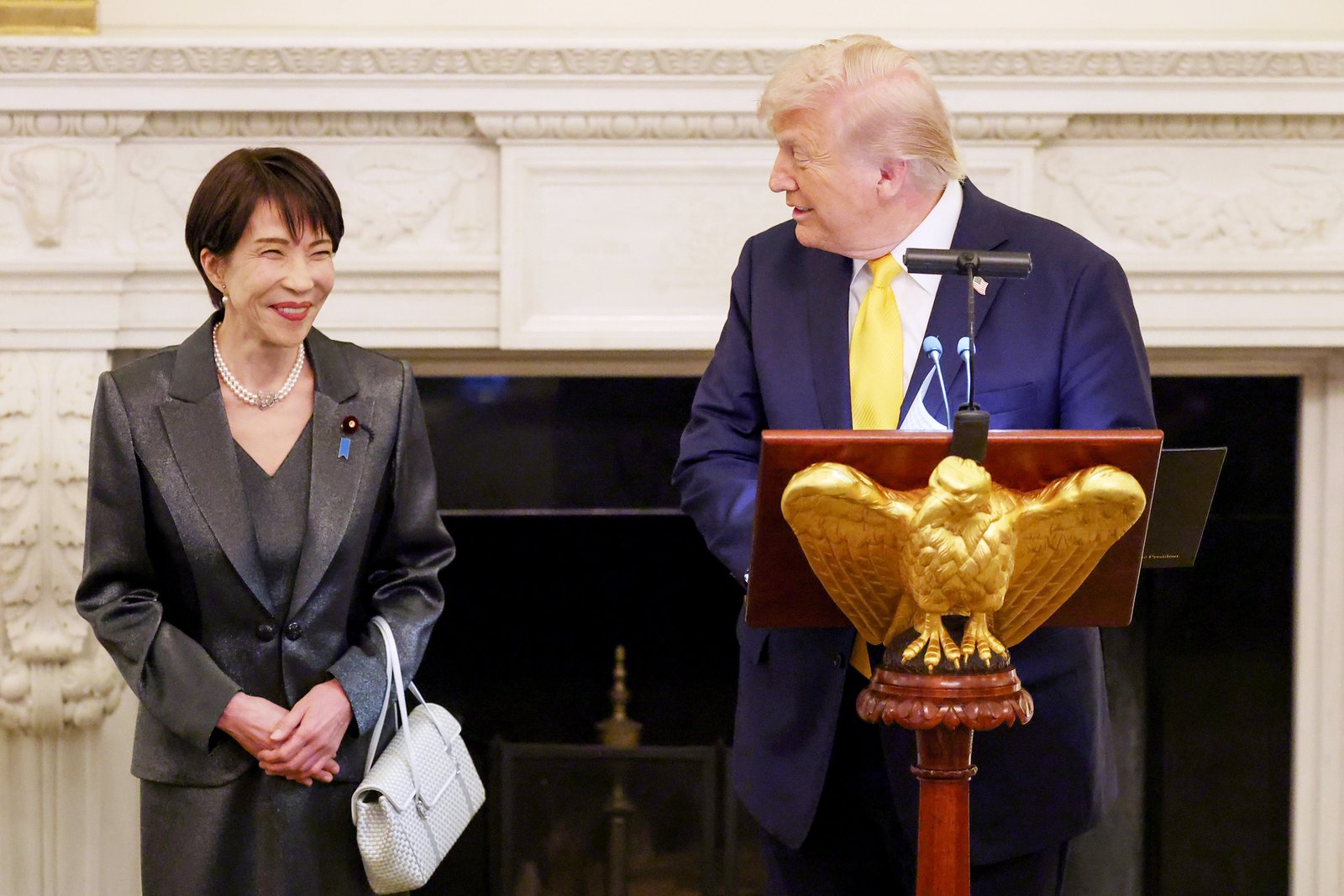 លោក Trump មិនបានរិះគន់ចំៗទៅលើលោកស្រី Sanae Takaichi របស់ប្រទេសជប៉ុនទេ ចាប់តាំងពីលោកស្រីចូលកាន់តំណែងក្នុងខែតុលា។ ទោះជាយ៉ាងណាក៏ដោយ ការអត្ថាធិប្បាយមួយចំនួនរបស់គាត់ក្នុងអំឡុងពេលដំណើរទស្សនកិច្ចលើកដំបូងរបស់ Takaichi ទៅកាន់សេតវិមាន បានធ្វើឱ្យនាយករដ្ឋមន្ត្រីស្ថិតក្នុងជំហរដ៏ឆ្គងមួយ។