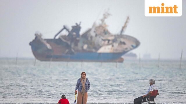 TOPSHOT-IRAN-US-ISRAEL-WAR-DAILY-LIFE-0_1781577701335_1781577711201_8115cbf0-9953-4fd1-99d9-7230913e.jpeg