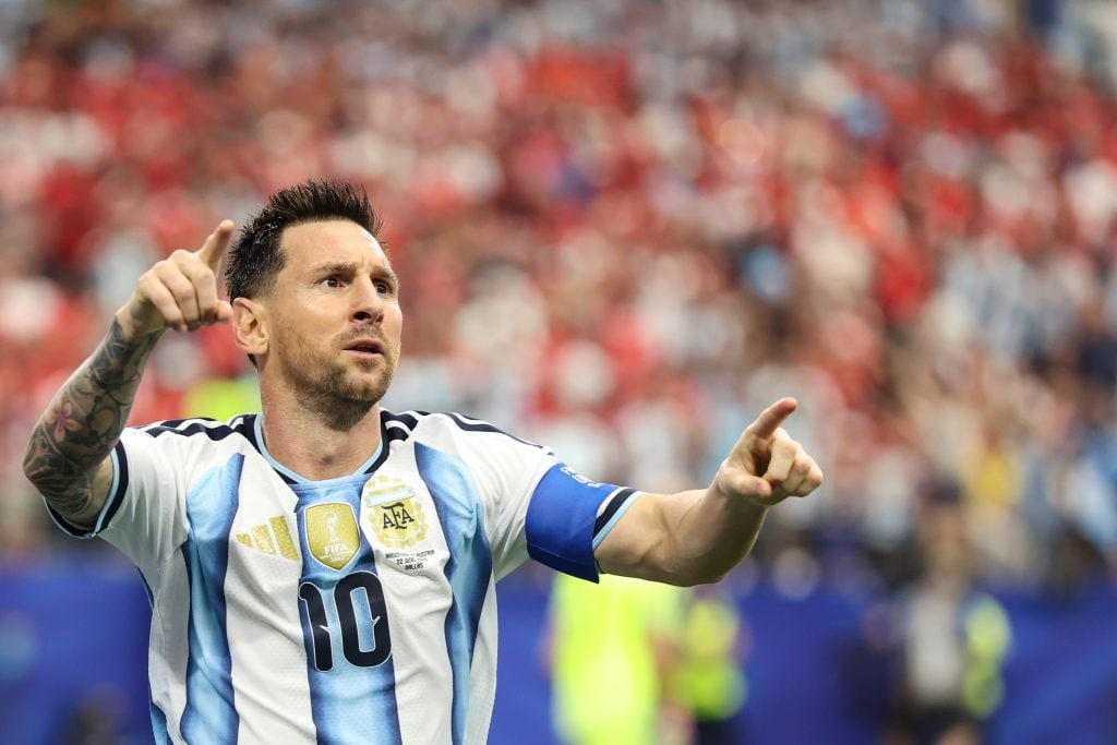 Lionel Messi ជើងខ្លាំងរបស់ Barcelona និងអាហ្សង់ទីន