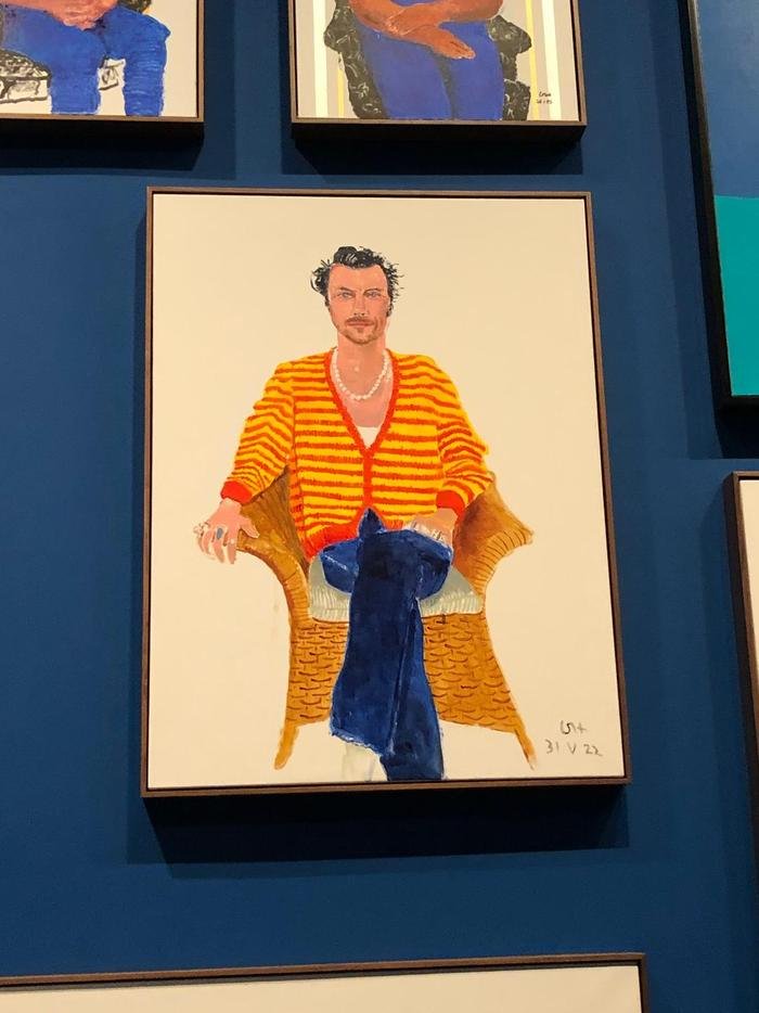 Harry Styles នៅទីនេះដឹកនាំដោយ David Hockney។