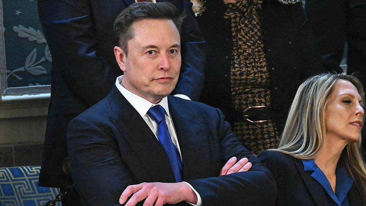 លោក Elon Musk