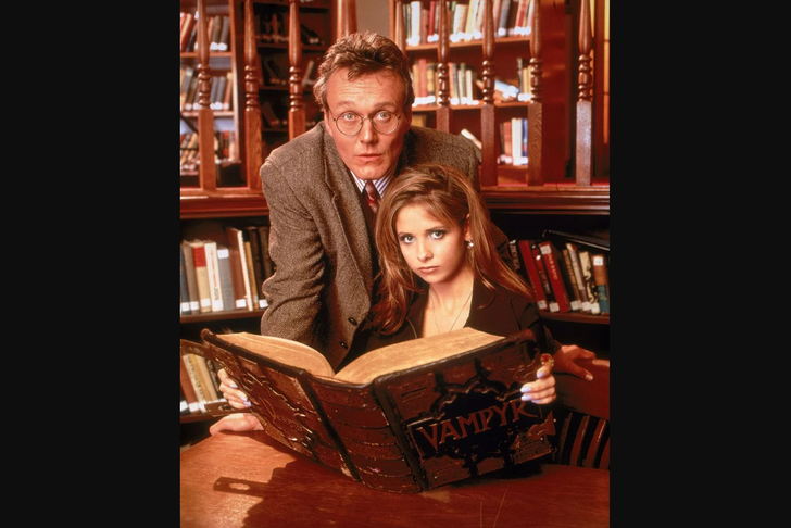 Anthony Head និង Sarah Michelle Gellar ក្នុងរឿង 