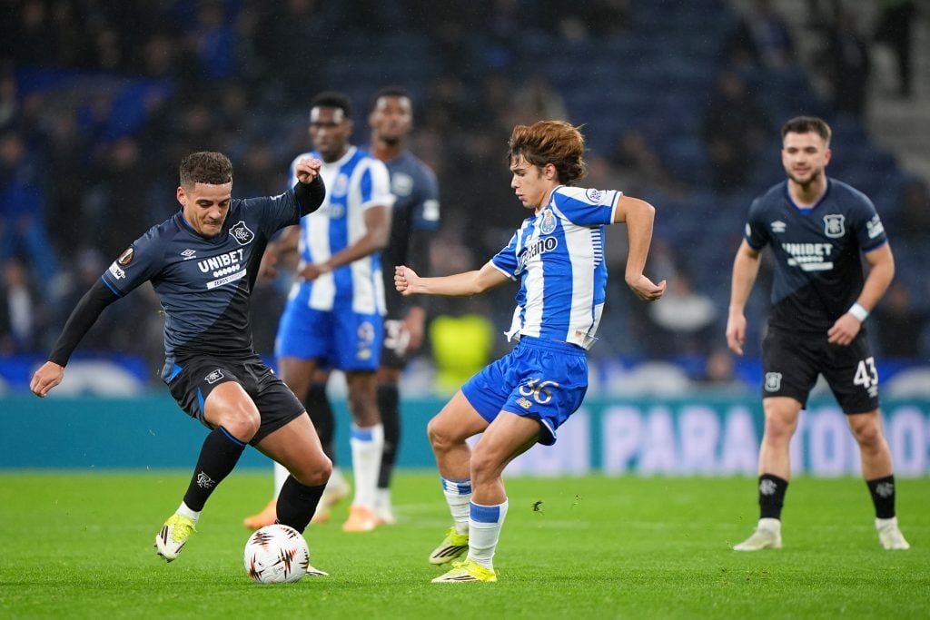 Rodrigo Mora មកពី Porto