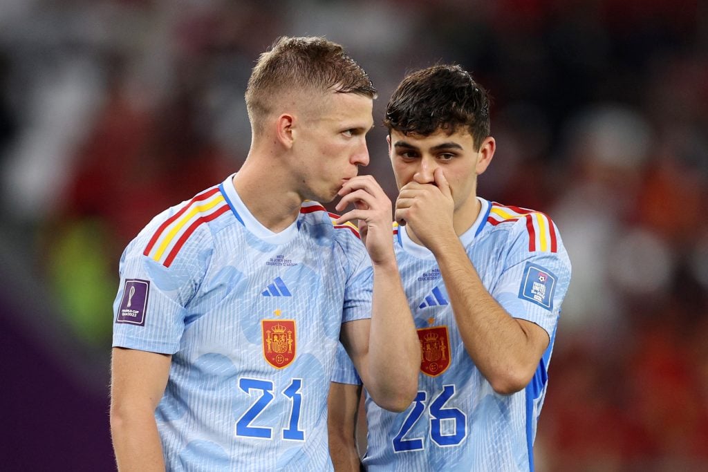 Dani Olmo (l.) និង Pedri មកពីប្រទេសអេស្ប៉ាញ