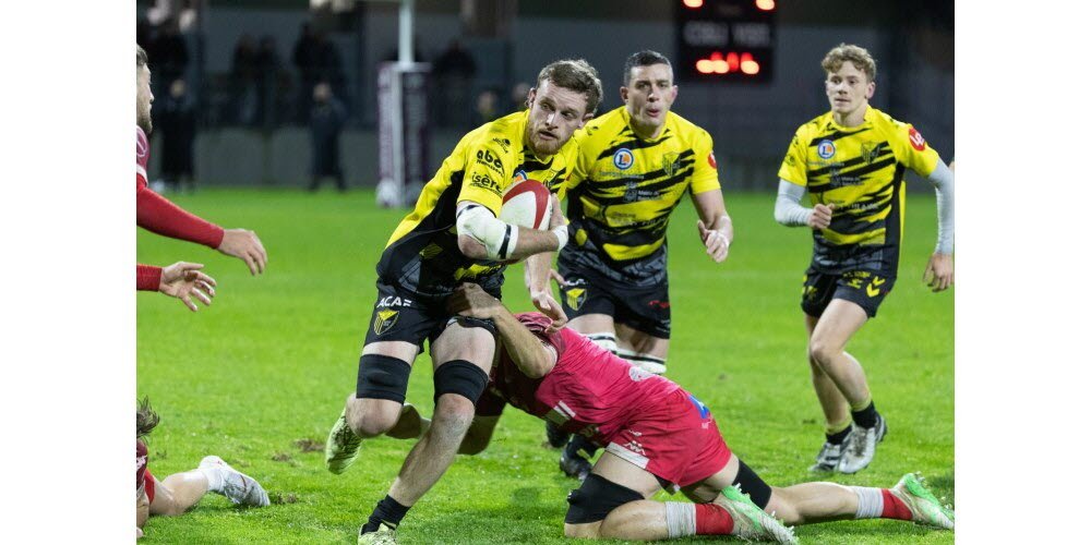 ខែវិច្ឆិកា៖ Léandre Miège, Rugby, Saint-Savin គ្មានអ្វីងាយស្រួលទេសម្រាប់ Saint-Savin Sportif ដែលបានចាប់ផ្ដើមយឺតក្នុងរដូវកាលរបស់ខ្លួន។ ការ​រស់​ឡើង​វិញ​បាន​កើត​ឡើង​ទល់​នឹង Voiron នៅ​លើ​ទីលាន​នៅ​កីឡដ្ឋាន Pierre Rajon។ ជ័យជម្នះដ៏គួរឱ្យសោកស្ដាយ និងក្លាហាន ដែលតួឯកសំខាន់ៗរួមមាន Léandre Miège ដែលជាអ្នកឈ្នះប្រចាំខែវិច្ឆិកា។ រូបថតរបស់ Guillaume Drevet