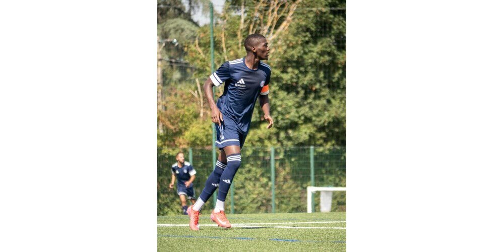 ខែតុលា: Souleymane Diallo, បាល់ទាត់, Villefontaine ប្រធានក្រុម Olympique de Villefontaine មានខែដ៏អស្ចារ្យនៃខែតុលាជាមួយនឹងវីរភាពដ៏អស្ចារ្យនៅក្នុង Coupe de France ដែលបានបញ្ចប់ជាមួយនឹង GF38 ។ ក្លឹបរបស់គាត់បានបញ្ជាក់ពីការបន្តស្ងប់ស្ងាត់នៅក្នុង Regionalliga 2 បន្ទាប់ពីបាននាំមុខនៅដើមដំបូងនៃការប្រកួតជើងឯក។ រូបថតរបស់ Villefontaine Olympic