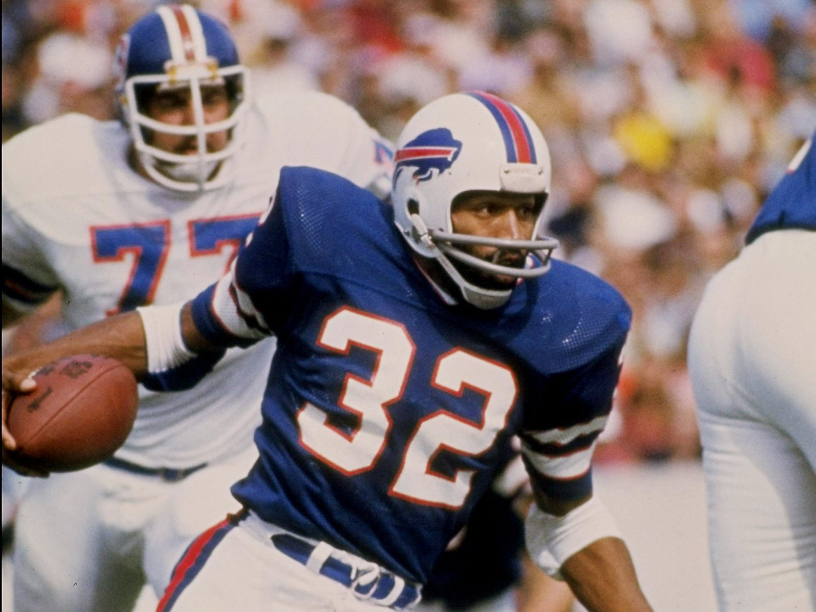 OJ Simpson នៃ Buffalo Bills កំឡុងពេលប្រកួតជាមួយ Denver Broncos នៅ Rich Stadium ក្នុង Buffalo ទីក្រុងញូវយ៉កក្នុងឆ្នាំ 1976