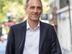 Raphaël Glucksmann អំពាវនាវឱ្យមានសម្ព័ន្ធភាពជាមួយ PS