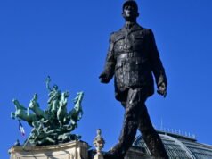 រឿង។ ហេតុអ្វីបានជាលោក Charles de Gaulle នៅតែជារឿងព្រេងរបស់បារាំងដែលមិនអាចប្រកែកបាន។