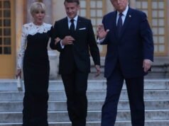 G7 ពី Evian ។ លោក Donald Trump បានចុះហត្ថលេខាលើកិច្ចព្រមព្រៀងជាមួយអ៊ីរ៉ង់នៅវិមាន Versailles