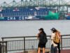 ការដឹកជញ្ជូន។ នាវា CMA CGM Notre-Dame យក្សនៃសមុទ្រហោះទង់ជាតិបារាំងមកដល់ Le Havre