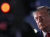 Trump និយាយថាអាកាសយានិកមានសុខភាពល្អបន្ទាប់ពីឧទ្ធម្ភាគចក្រធ្លាក់: NPR