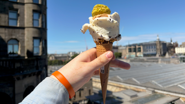 0_Amorino-gelato-cone.png
