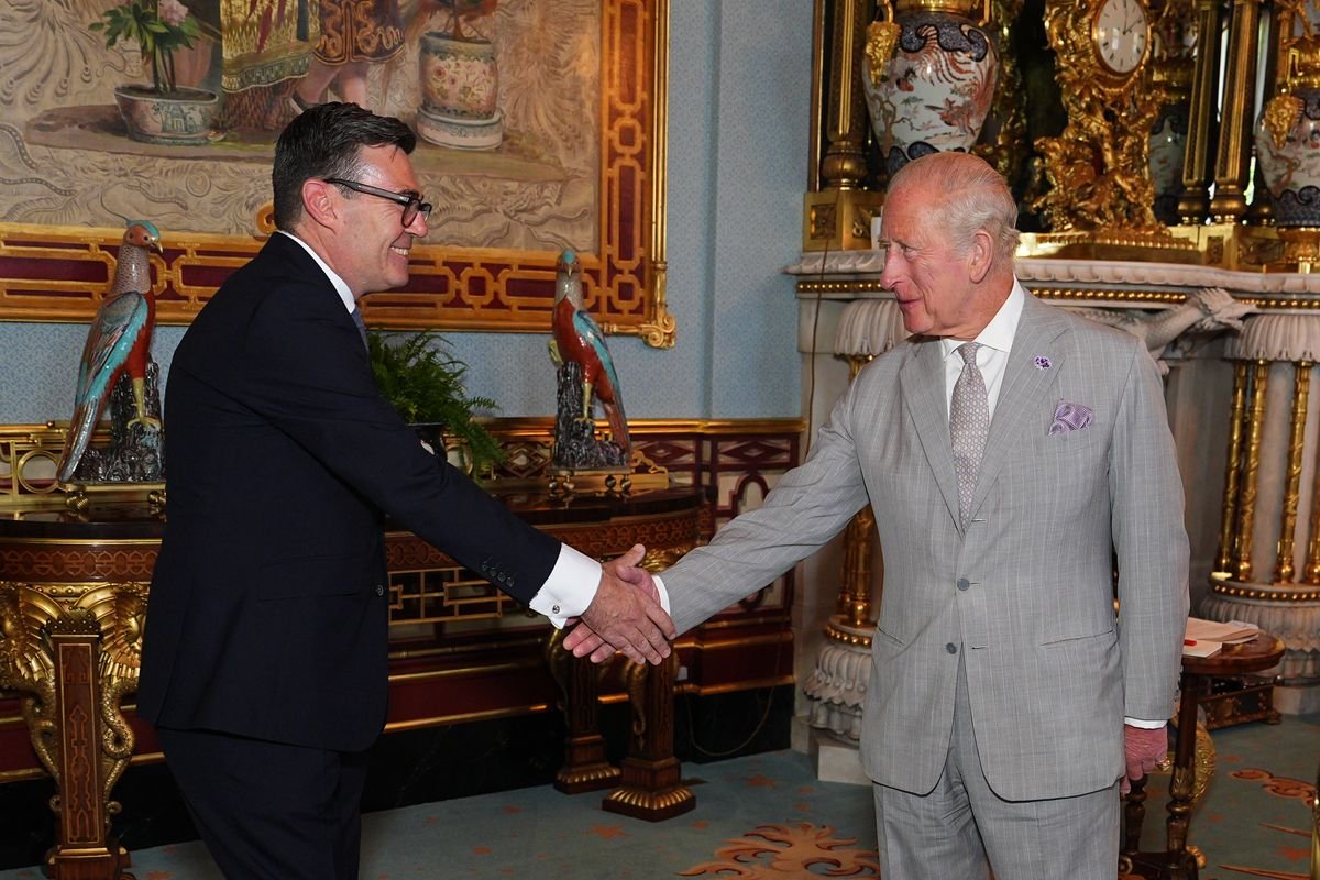 ស្តេច Charles III ស្វាគមន៍ Andy Burnham
