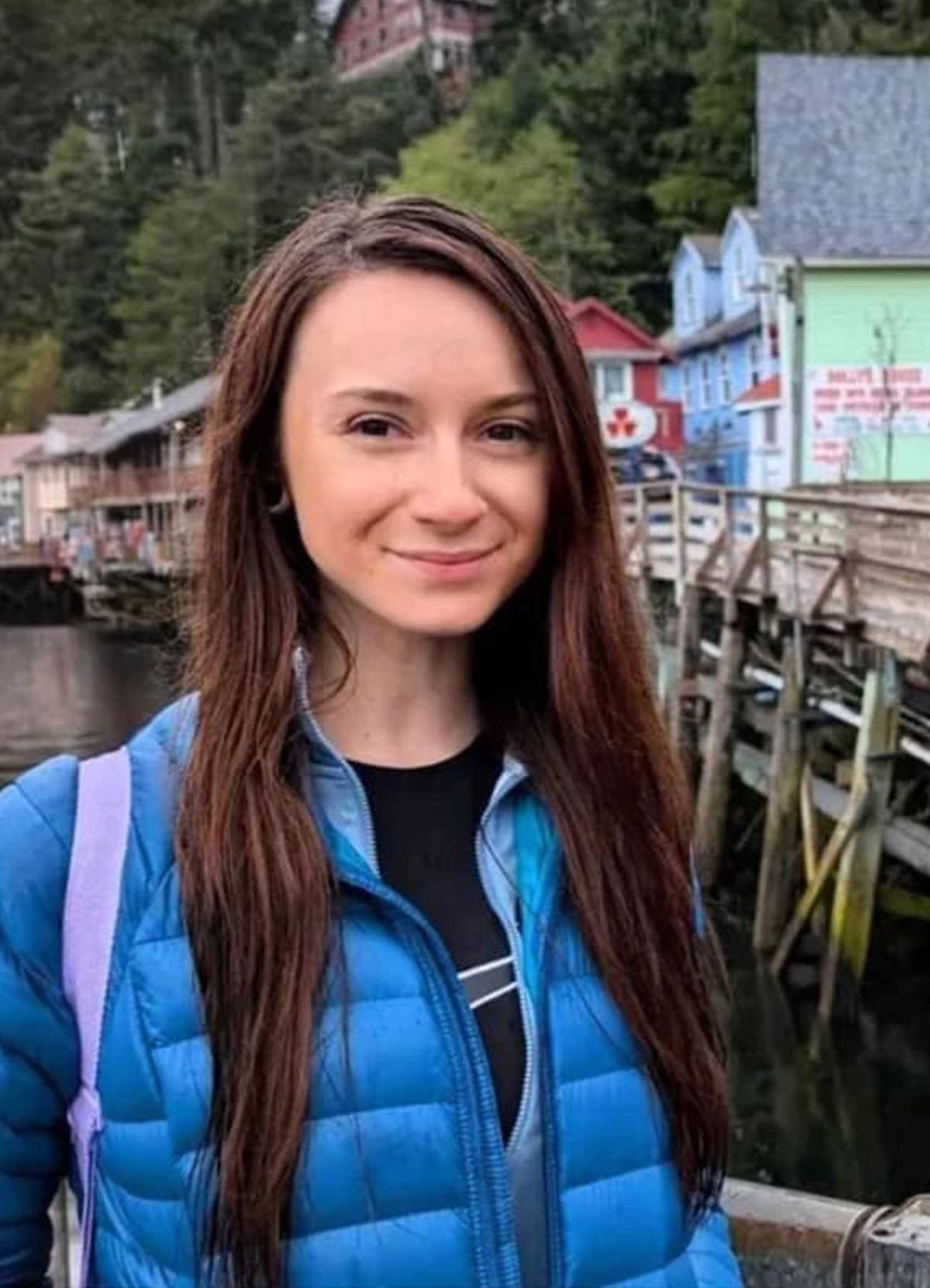 អ្នកទេសចរជនជាតិអាមេរិក Mackenzie Michalski