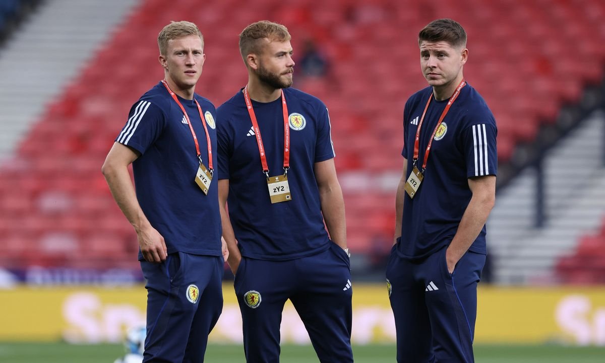 Ross McCrorie ជនជាតិស្កុតឡេន Ryan Porteous និង Kevin Nisbet