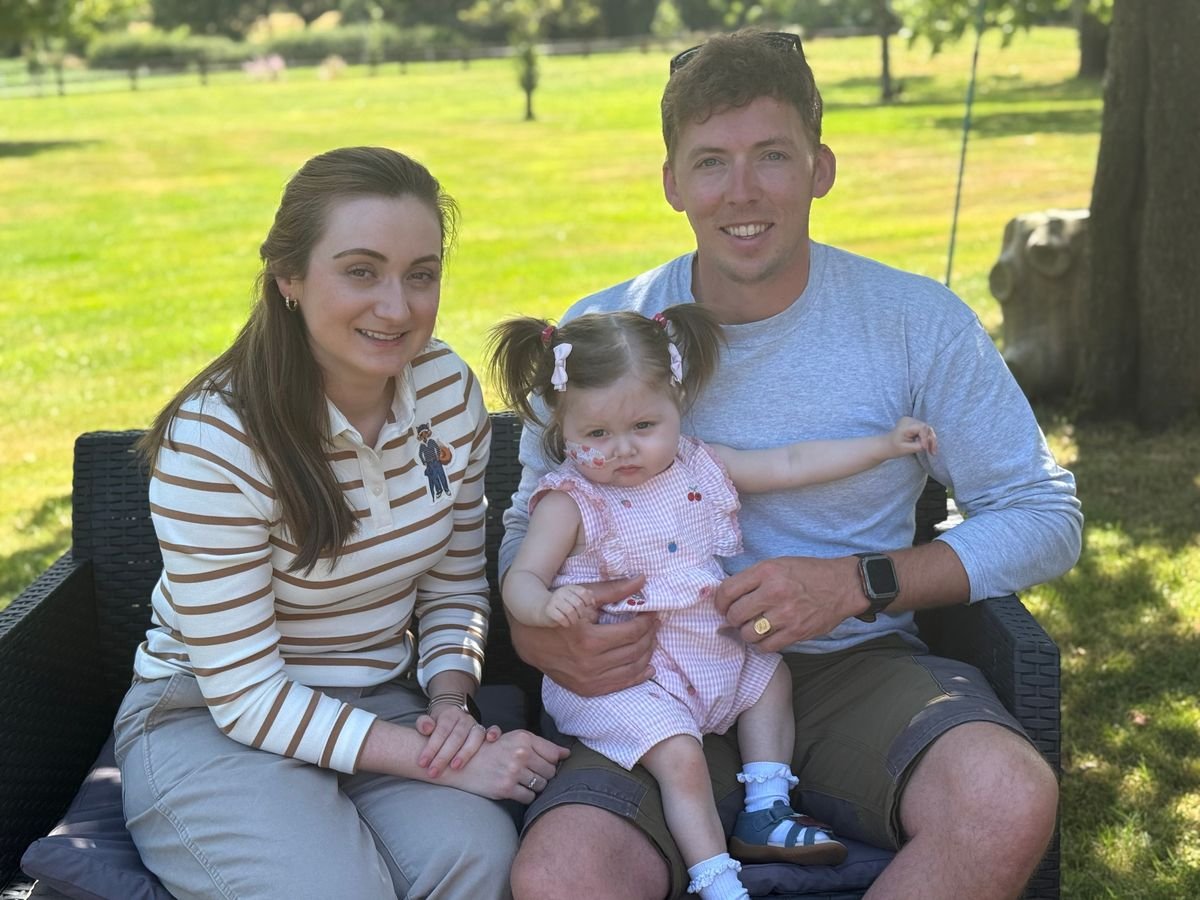Rory Griffiths ជាមួយ Emily និង Harriet