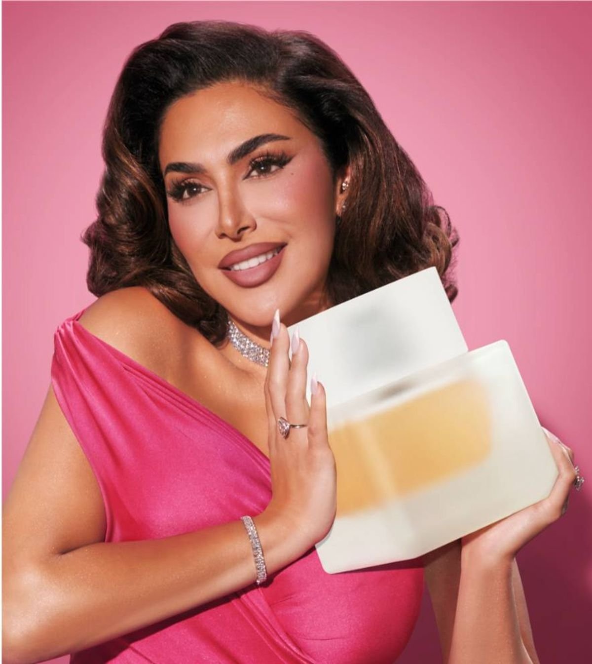Huda Kattan និយាយថានាងចង់ឱ្យទឹកអប់មានអារម្មណ៍ 