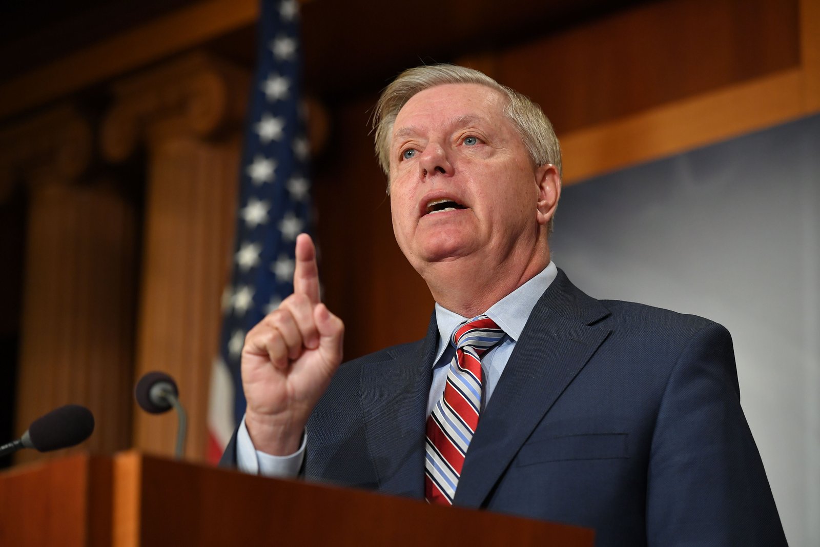 សមាជិកព្រឹទ្ធសភា Lindsey Graham គឺជាអ្នកគាំទ្រច្បាប់ DEFIANCE របស់ AOC ។