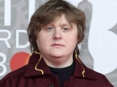 Lewis Capaldi ត្រូវបញ្ឈប់ការសម្តែងចំនួនពីរដងដោយសារភាពចលាចលនៅក្នុងទស្សនិកជន