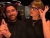 Taylor Swift និង Travis Kelce ចេញមុខជាគូស្នេហ៍ថ្មីថ្មោងសម្រាប់ការប្រារព្ធពិធីពិសេសមួយ។