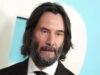 Keanu Reeves សារភាពថាគាត់ប្រើម៉ូតូដើម្បី “ប្រាប់រឿង” ជុំវិញពិភពលោក។